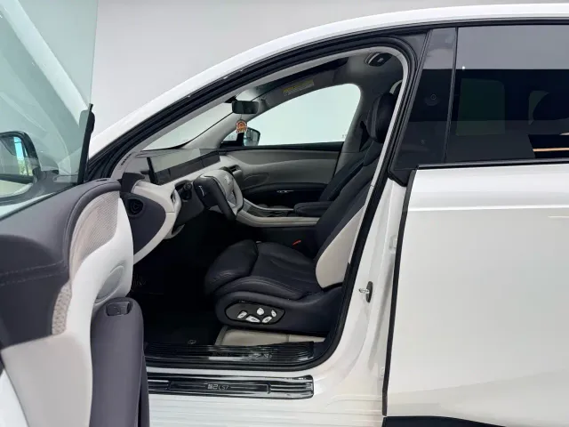 IM Motors LS7 — Фото автомобиля 5