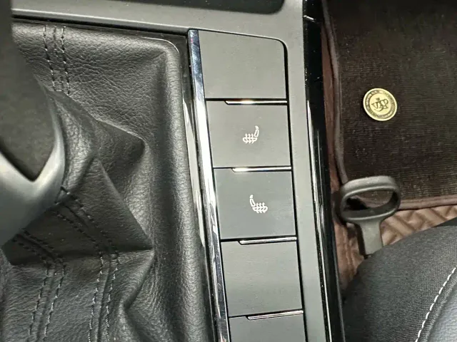 Volkswagen Passat — Фото автомобиля 15