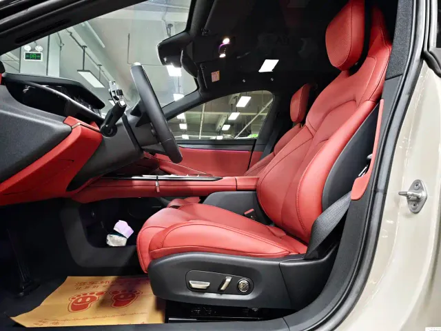 Xiaomi SU7 — Фото автомобиля 12