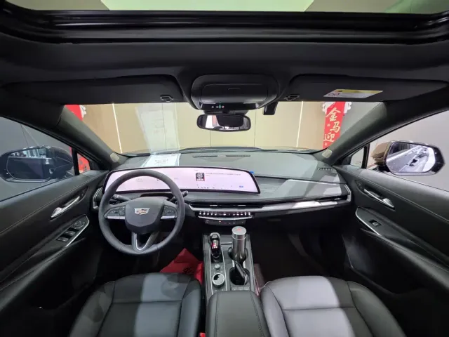 Cadillac XT4 — Фото автомобиля 8