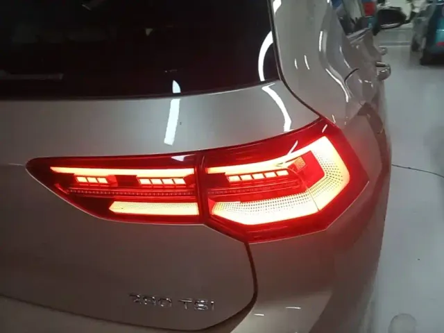 Volkswagen Golf — Фото автомобиля 7