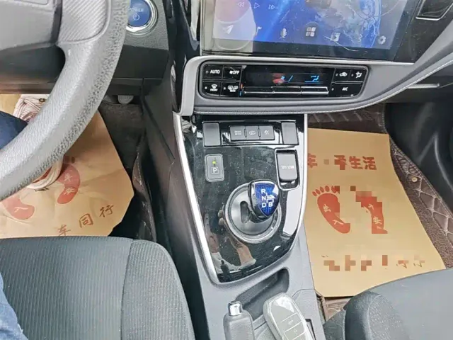 Toyota Corolla Twin Engine E+ — Фото автомобиля 12