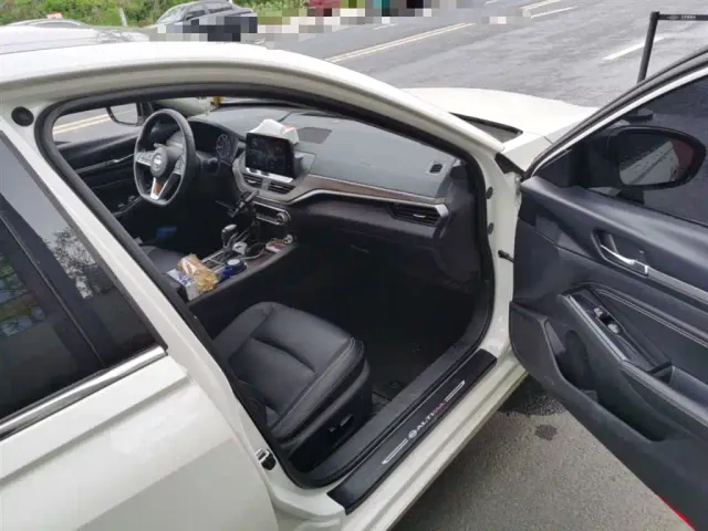 Nissan Teana — Фото автомобиля 19