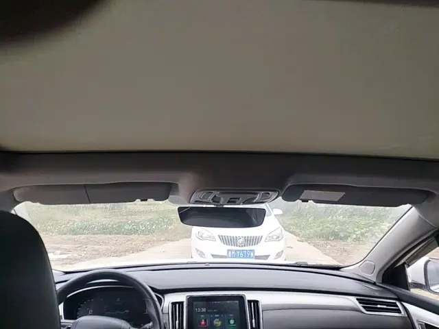 Roewe i6 MAX EV — Фото автомобиля 17