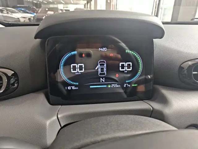 Leapmotor T03 — Фото автомобиля 11