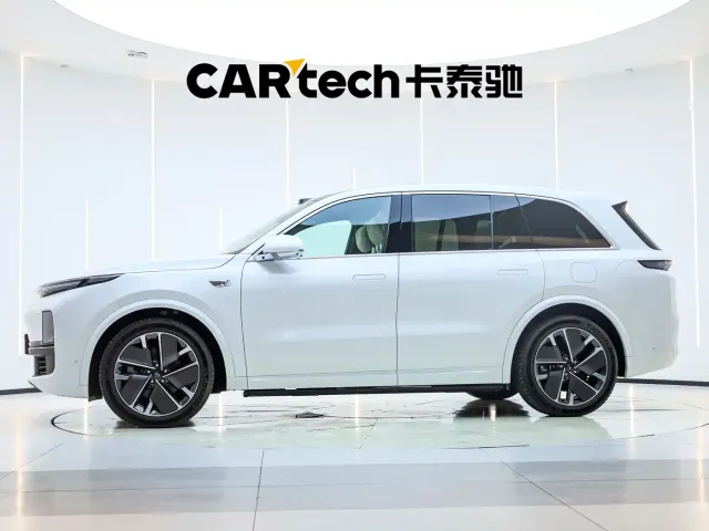 Li Auto L8 — Фото автомобиля 10