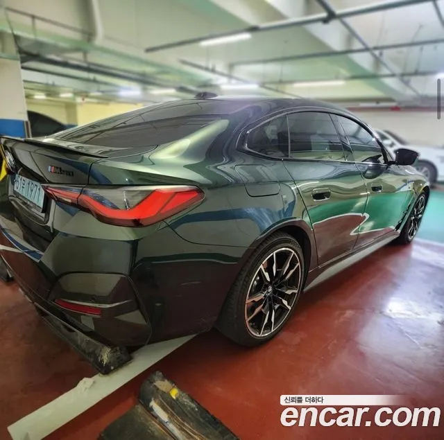 BMW i4 — Фото автомобиля 2