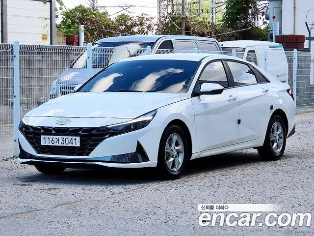 Hyundai Avante CN7 — Фото автомобиля 2