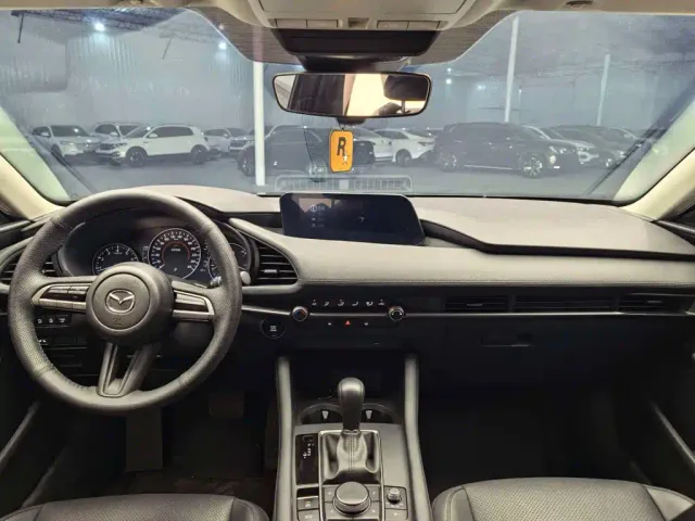 Mazda Axela — Фото автомобиля 8