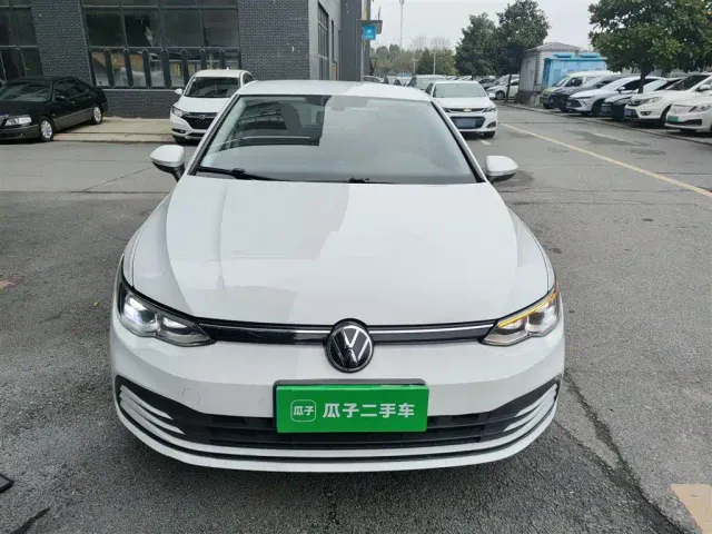 Volkswagen Golf — Фото автомобиля 2