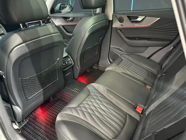 Hongqi HS5 — Фото автомобиля 10