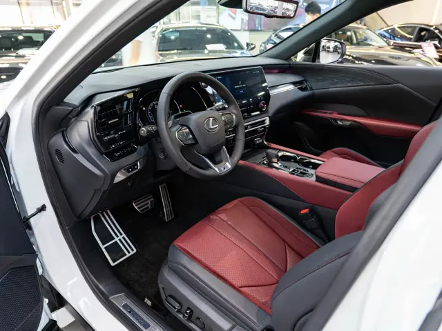 Lexus RX — Фото автомобиля 9