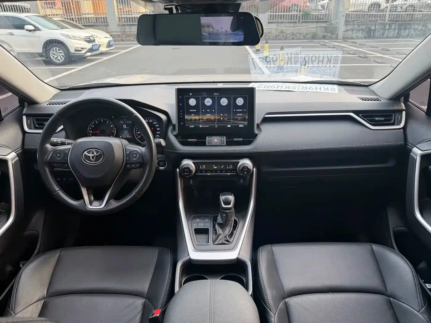 Toyota Wildlander 2022 2.0L CVT FWD Luxury PLUS Edition — Фото автомобиля 12