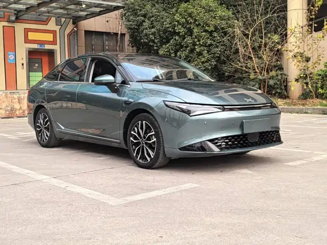 Xpeng P5 — Фото автомобиля 3