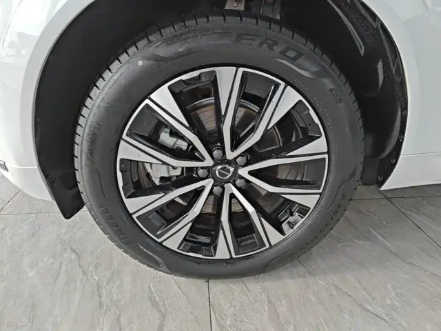 Volvo XC60 — Фото автомобиля 22