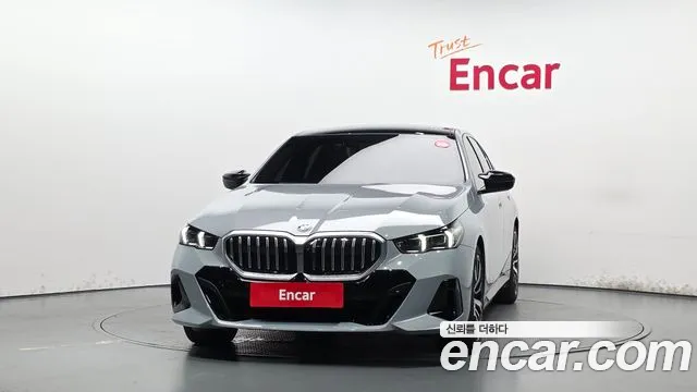 BMW 5-Series 5 серия (G60) 530i xDrive M Sport — Фото автомобиля 3