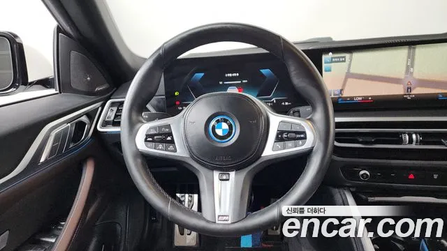BMW i4 — Фото автомобиля 14
