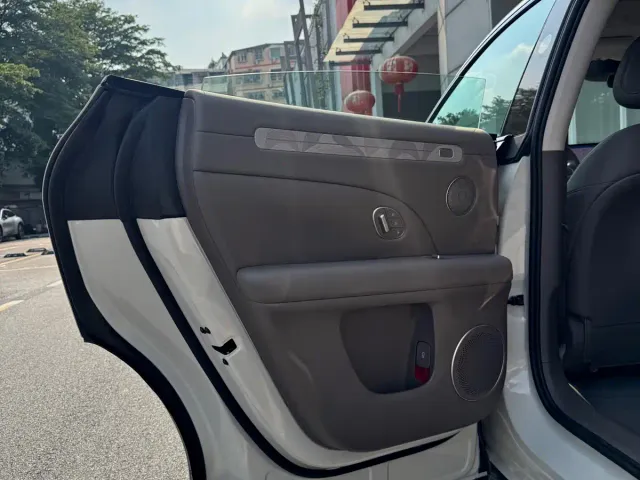 IM Motors LS6 — Фото автомобиля 10