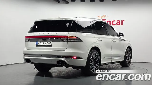 Lincoln Aviator 2nd Gen — Фото автомобиля 2