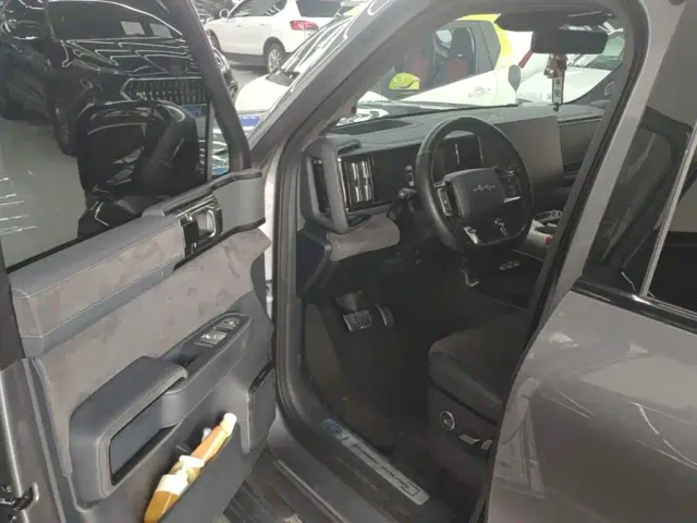 BYD FangChengBao Leopard 5 — Фото автомобиля 15