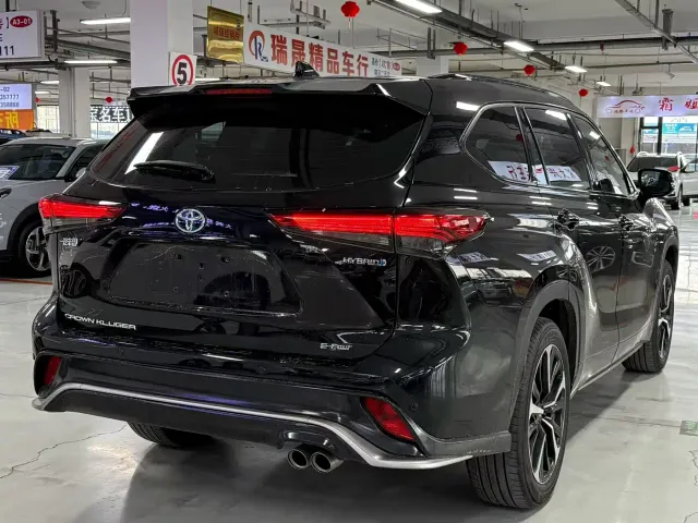 Toyota Crown Kluger — Фото автомобиля 6