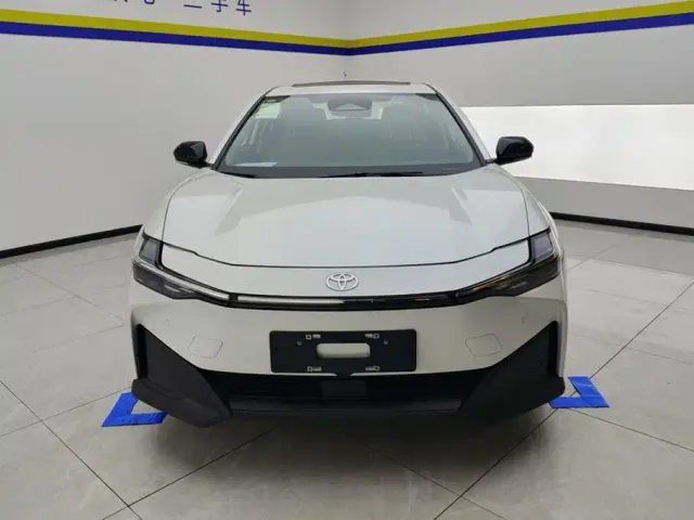 Toyota bZ3 — Фото автомобиля 2