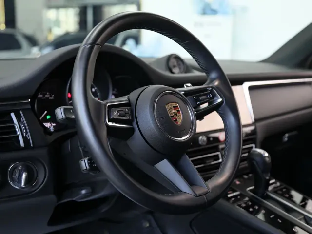 Porsche Macan — Фото автомобиля 9