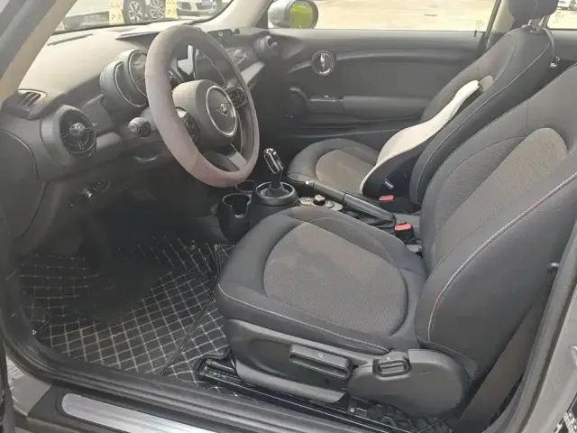 MINI Hatch — Фото автомобиля 9