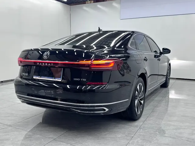 Volkswagen Passat — Фото автомобиля 4