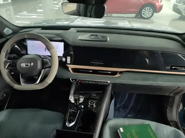 Geely Xingyue L 2024 Model 2.0TD High-Power Automatic 2WD Skyline Edition — Фото автомобиля 12