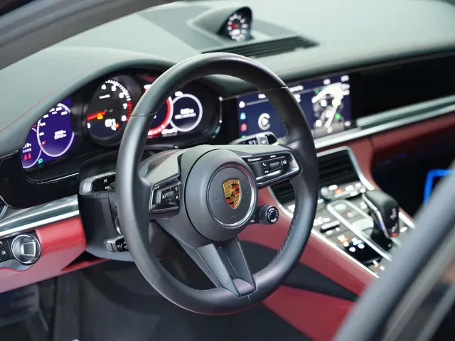 Porsche Panamera — Фото автомобиля 14