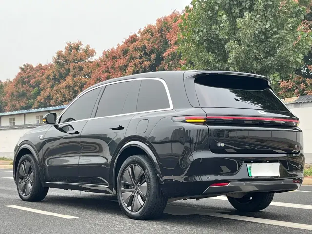 Li Auto Li L8 2024 Max — Фото автомобиля 6