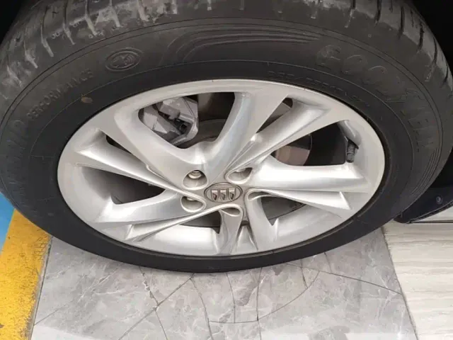 Buick Regal — Фото автомобиля 22