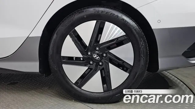 Hyundai Ioniq 6 — Фото автомобиля 20