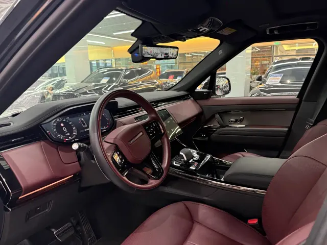 Land Rover Range Rover Sport — Фото автомобиля 9