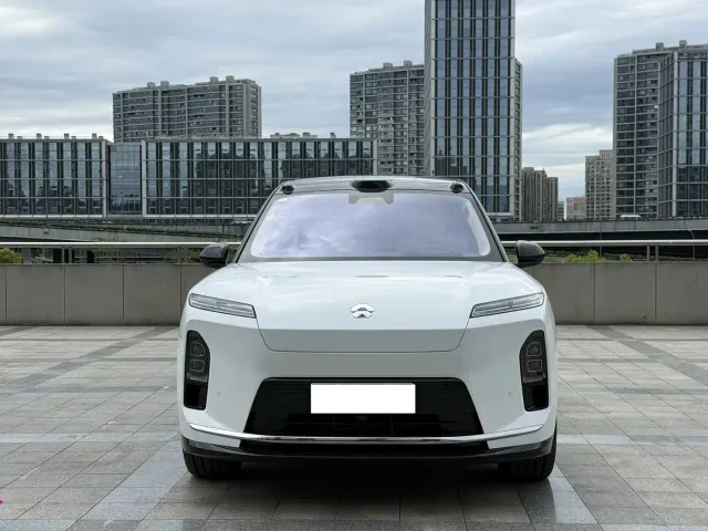 Nio ES8 — Фото автомобиля 3