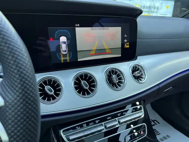 Mercedes-Benz E-Class — Фото автомобиля 14