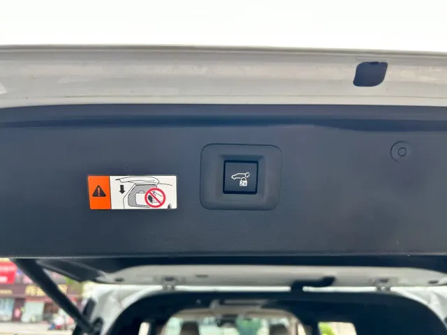 Toyota Alphard — Фото автомобиля 21