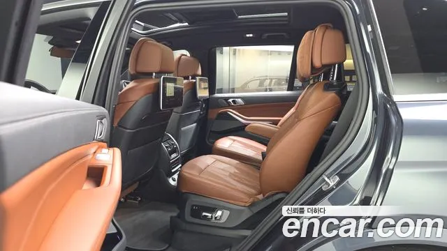 BMW X7 — Фото автомобиля 21