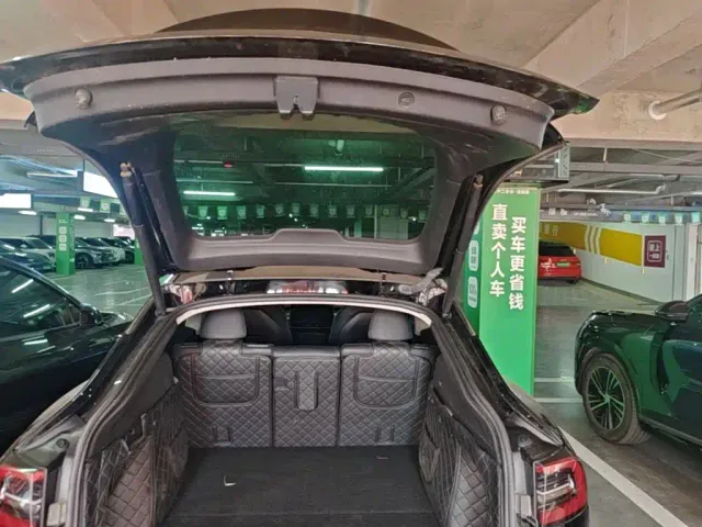 Tesla Model Y — Фото автомобиля 15