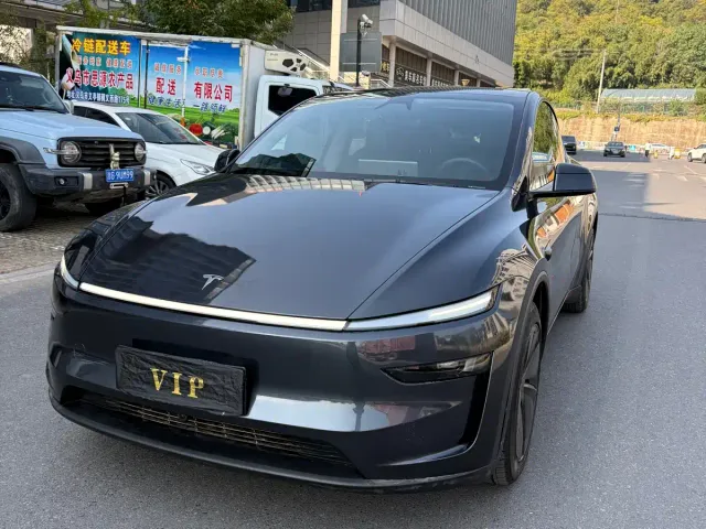Фотография автомобиля — Tesla Model Y