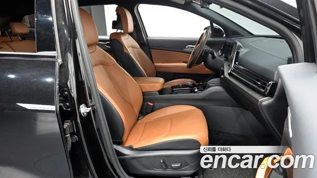 Kia Sportage Sportage 5-е поколение Бензин 1.6 Turbo 4WD — Фото автомобиля 11