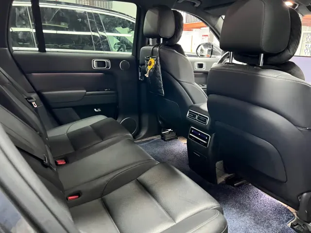Li Auto L7 — Фото автомобиля 8