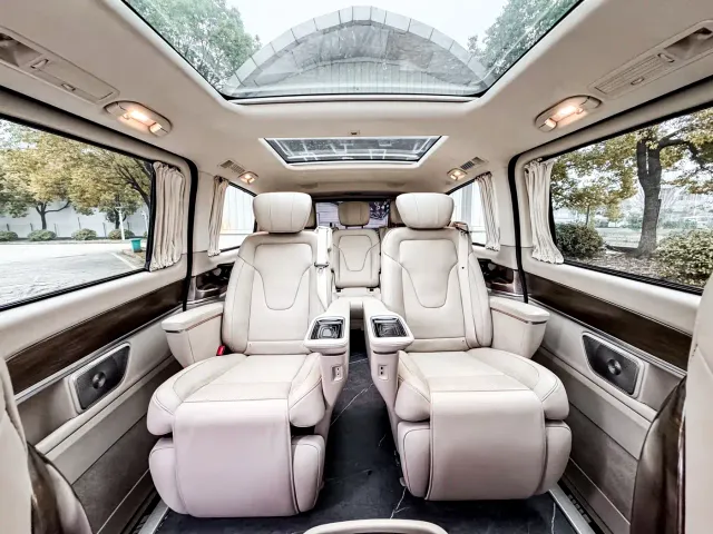 Mercedes-Benz V-Class — Фото автомобиля 20