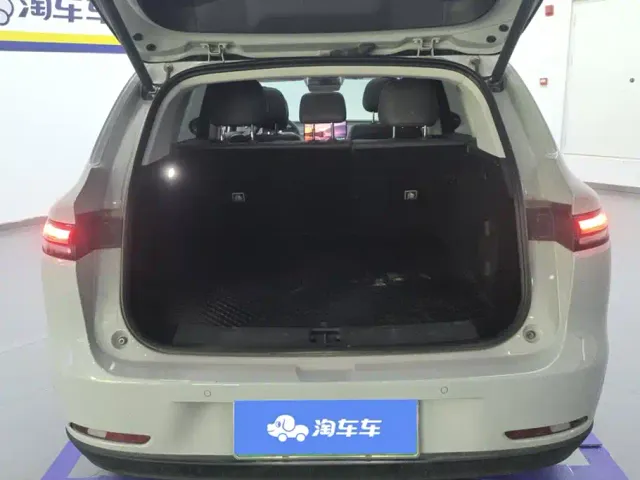 Leapmotor C10 — Фото автомобиля 4