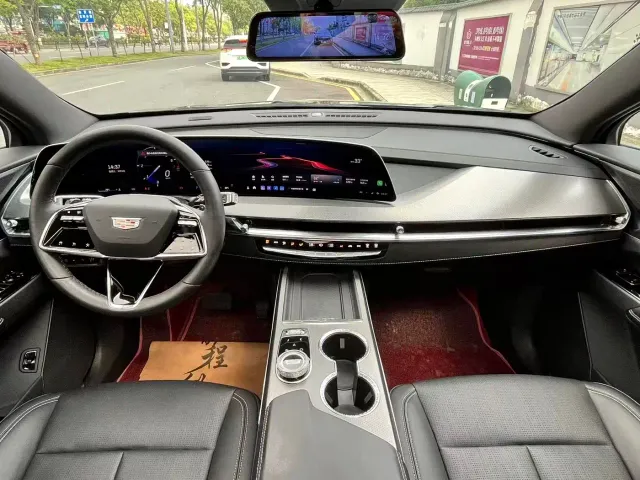 Cadillac XT5 — Фото автомобиля 7