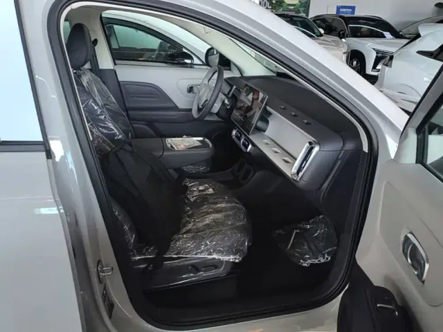 Leapmotor B10 — Фото автомобиля 24