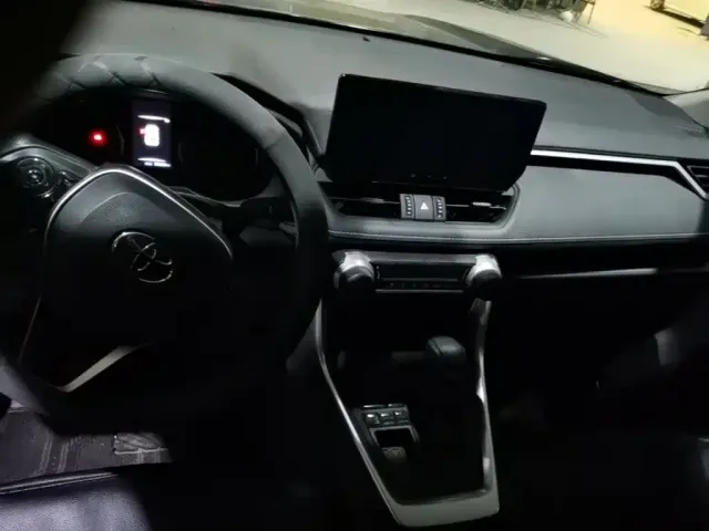 Toyota RAV4 — Фото автомобиля 11