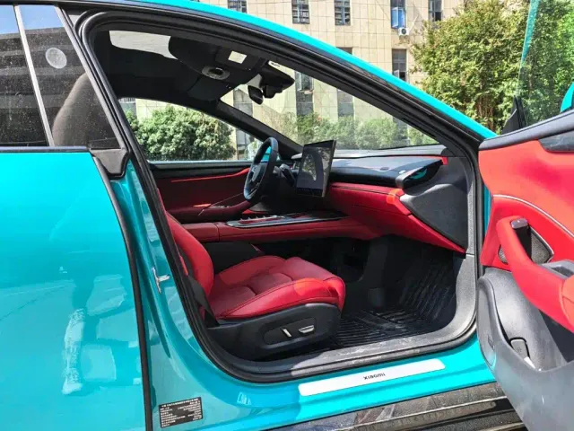 Xiaomi SU7 — Фото автомобиля 21