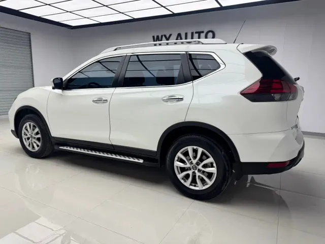 Nissan X-Trail — Фото автомобиля 3